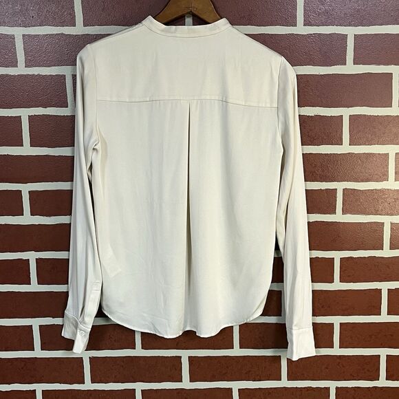 Vince Cream Classic Silk Button Up Collarless Blouse Long Sleeve Size 4 READ - Picture 5 of 8